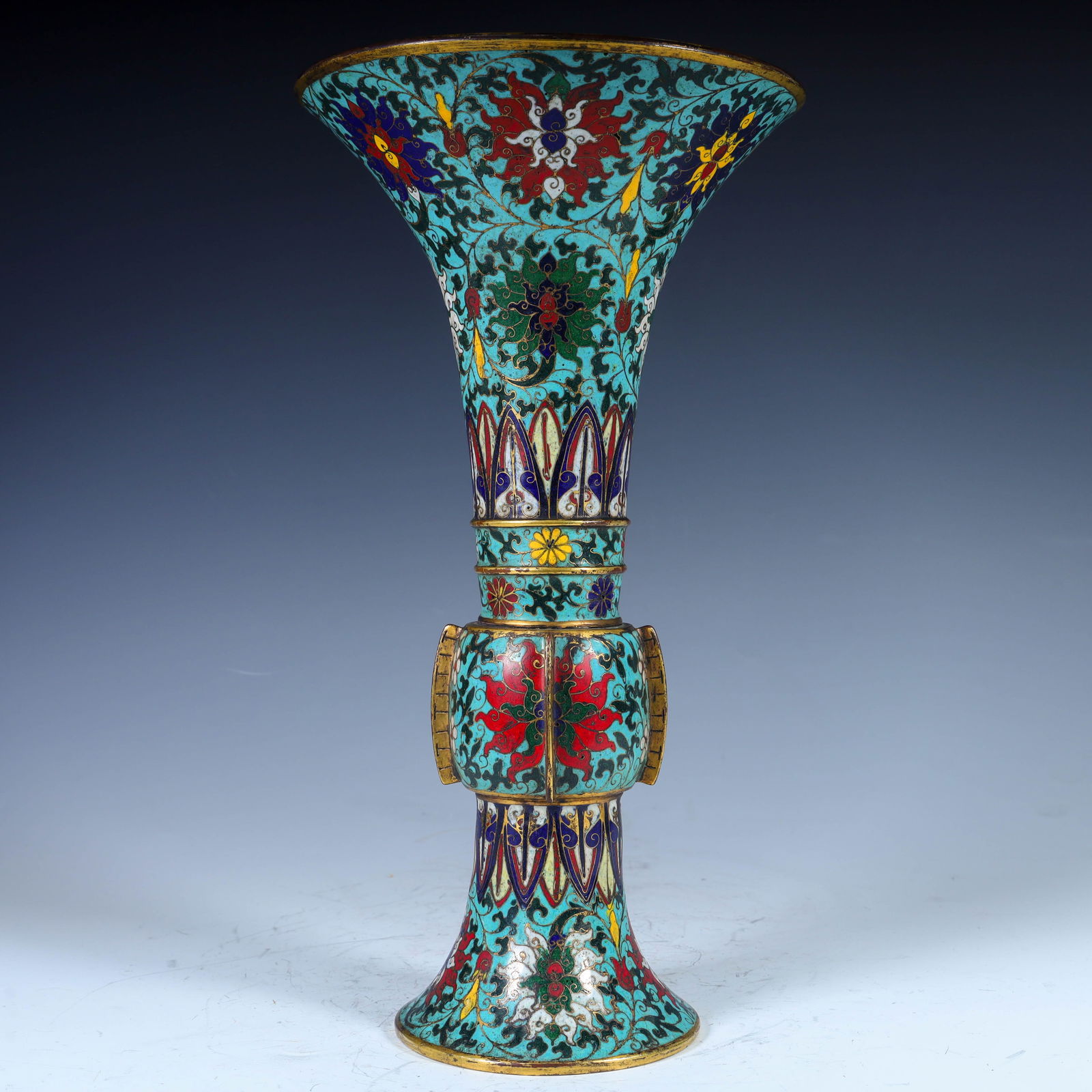 A cloisonn é cloisonn é enamel cup from the Qing Dynasty (1 of 9)