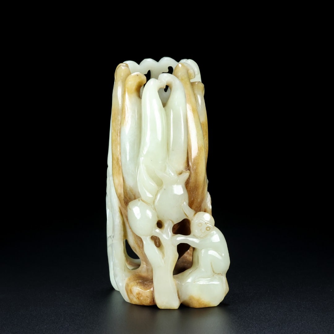 A fine Buddha's hand: Exquisite Buddha's hand Size:H:13.4cmL:8.5cm T:6.1cmW:0.7155kg (The Dimensions Of All Batches Are Manually Measured.If You Need More Detailed Information, Please Contact Our