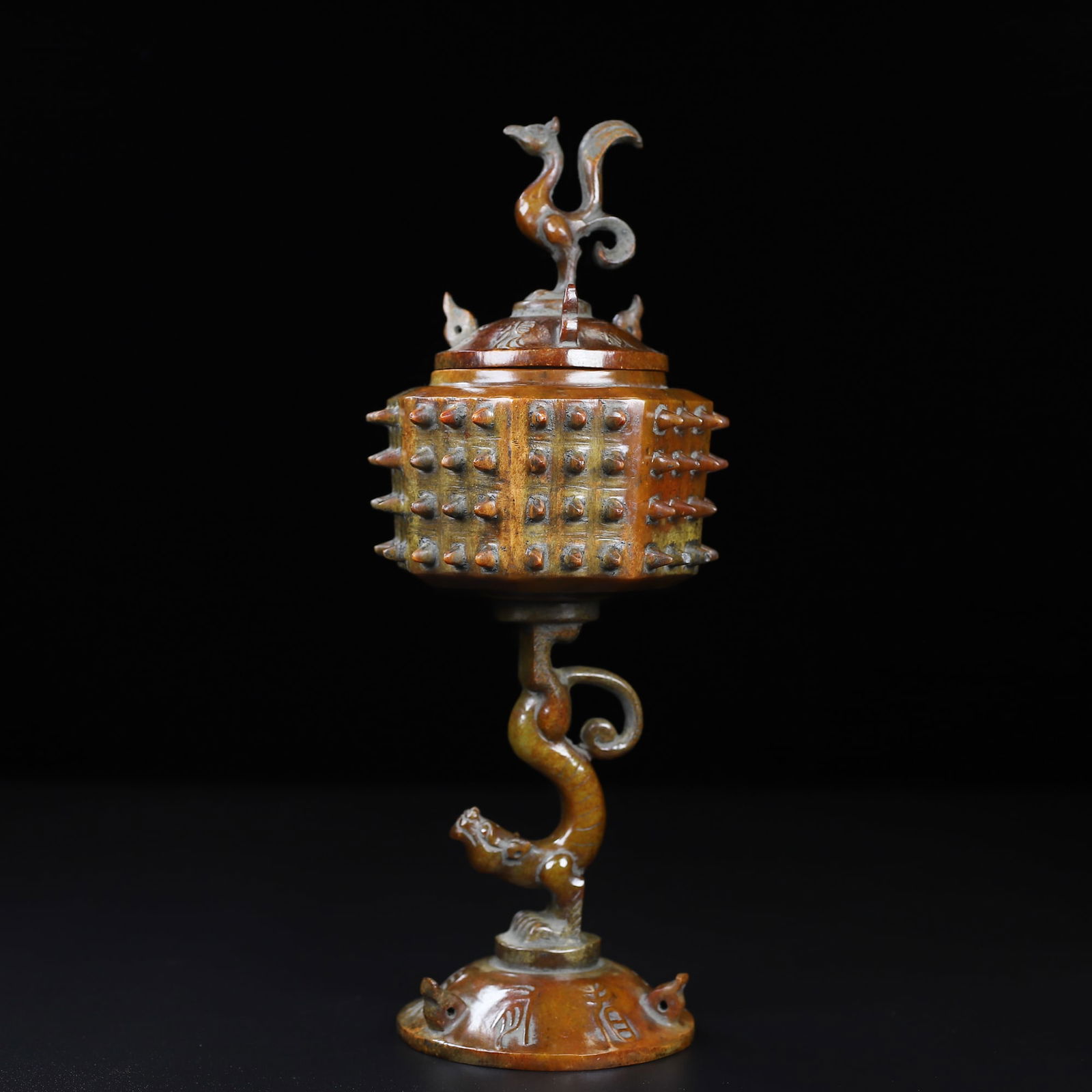 A beautiful Hetian jade dragon top furnace (1 of 10)