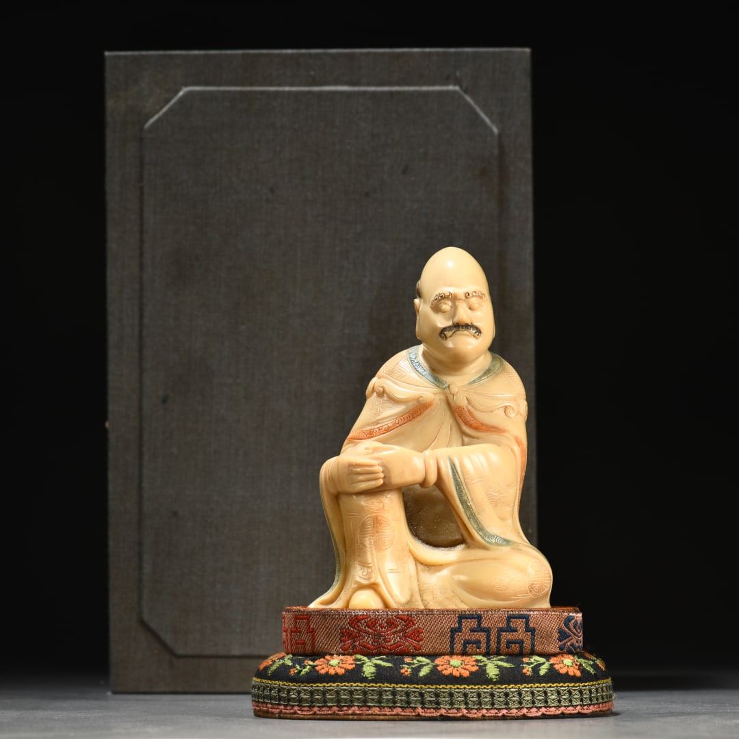 A beautiful Shoushan stone arhat ornament (1 of 9)