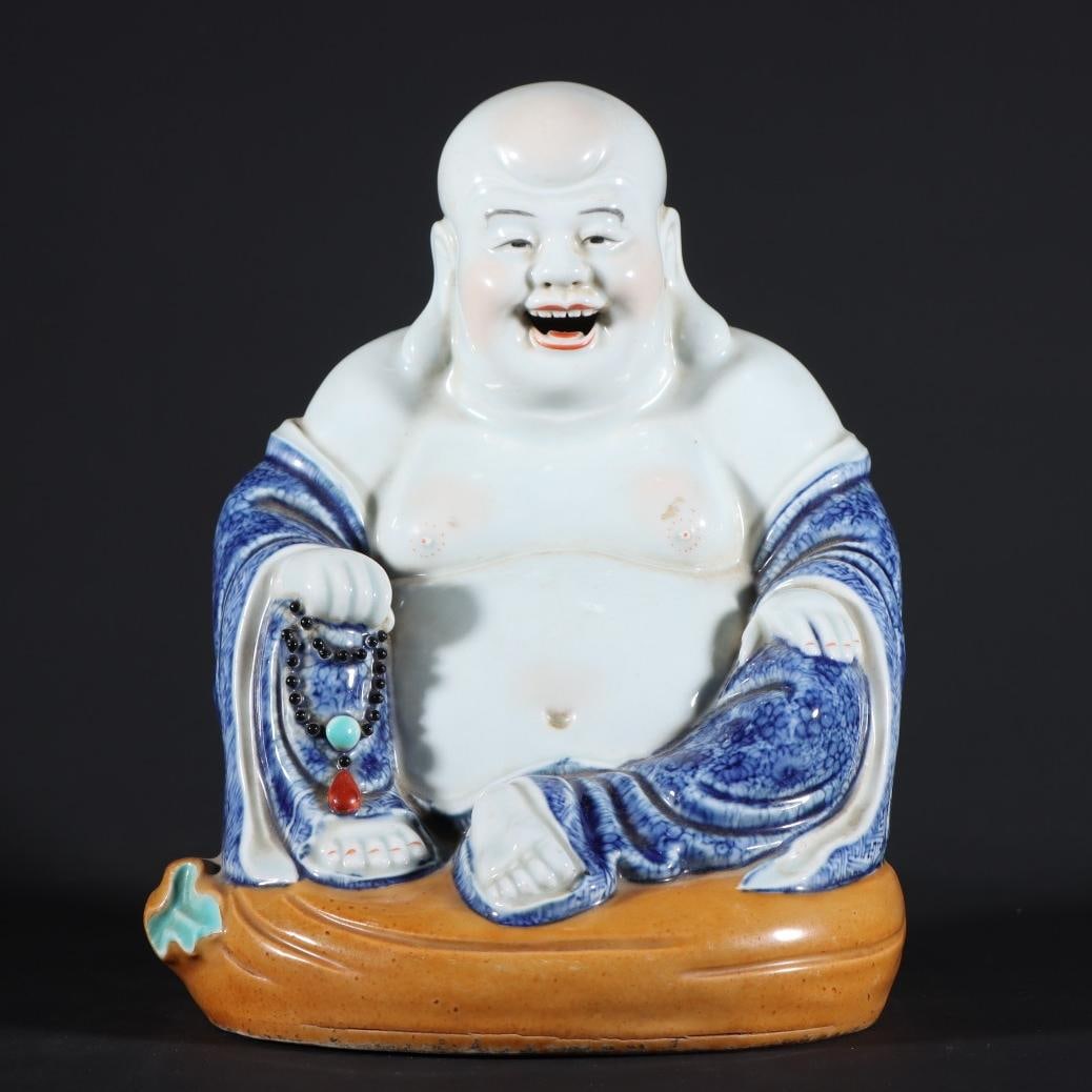 A blue and white Maitreya Buddha statue of Wei Hongtai of the Republic of China in the Qing Dynasty: The blue and white Maitreya Buddha statue of Wei Hongtai in the Qing Dynasty Size:H:19cmW:16cm (The Dimensions Of All Batches Are Manually Measured.If You Need More Detailed Information, Please Contac