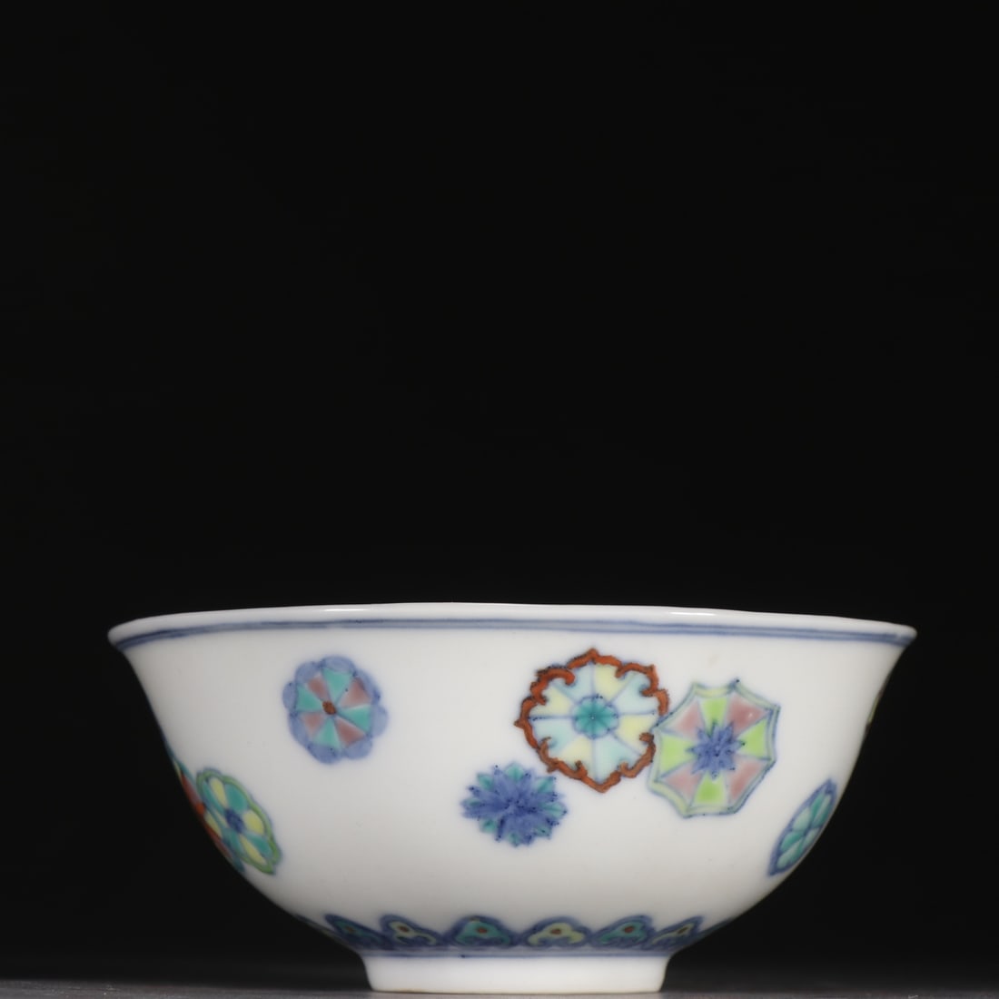 A Qing Dynasty Doucai Ruyi ball bowl (1 of 8)