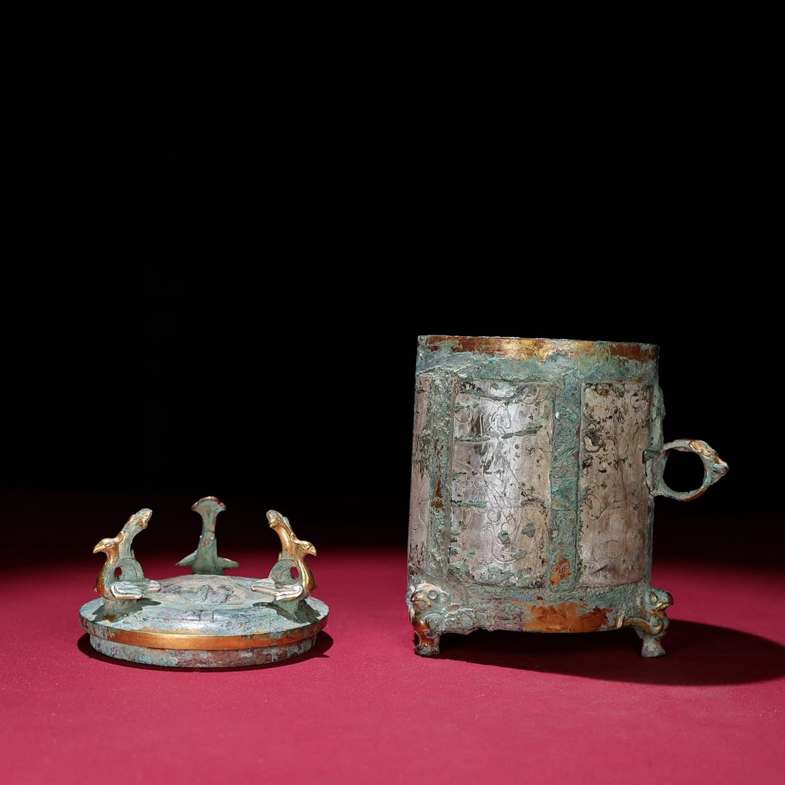 A beautiful Hetian white jade container: Exquisite Hetian white jade container Size:175x98mmW:1978g (The Dimensions Of All Batches Are Manually Measured.If You Need More Detailed Information, Please Contact Our Customer