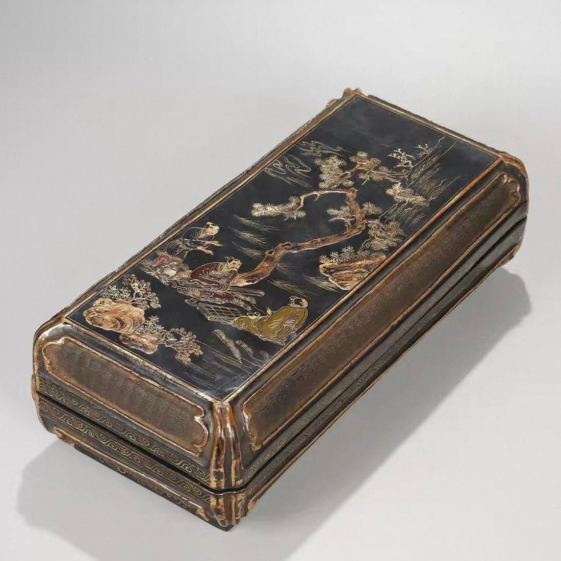 A Qing Dynasty bamboo lacquer painted Shen Baotang model Panasonic game box (1 of 9)