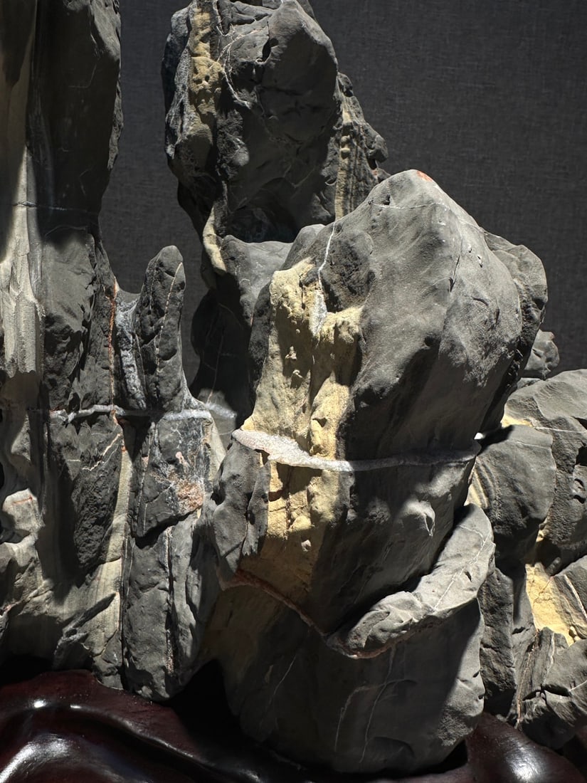 A beautiful Lingbi stone study - 3