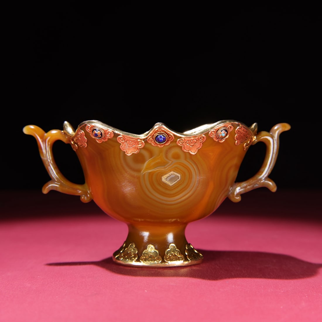 A beautiful agate jade cup: Exquisite agate jade cup Size:170x92x81mmW:310g (The Dimensions Of All Batches Are Manually Measured.If You Need More Detailed Information, Please Contact Our Customer Service