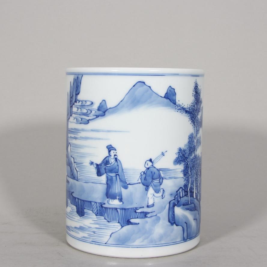 A blue and white Bogu character pen holder made in the Kangxi era of the Qing Dynasty: The blue and white Bogu character pen holder of the Kangxi era of the Qing Dynasty Size:H:13.2cmD:10.5cm (The Dimensions Of All Batches Are Manually Measured.If You Need More
