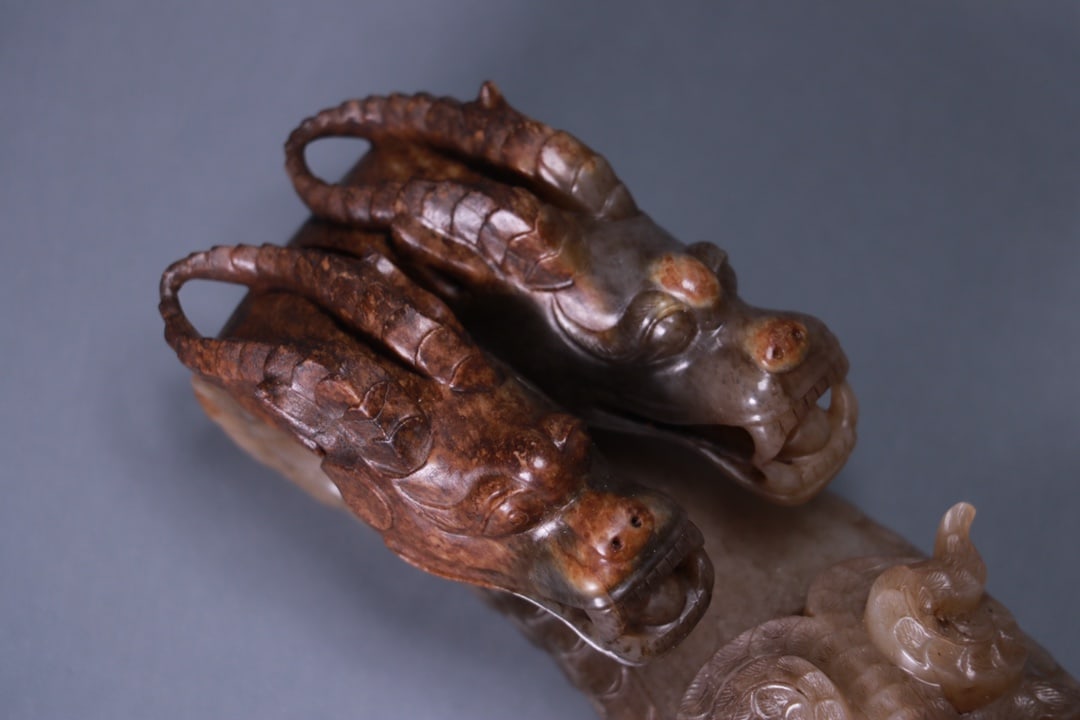 A beautiful Hetian jade double dragon strap hook - 2