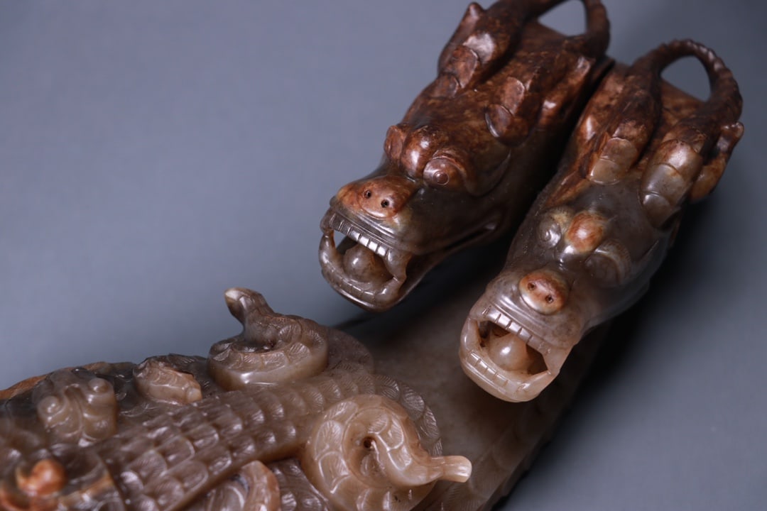 A beautiful Hetian jade double dragon strap hook - 5