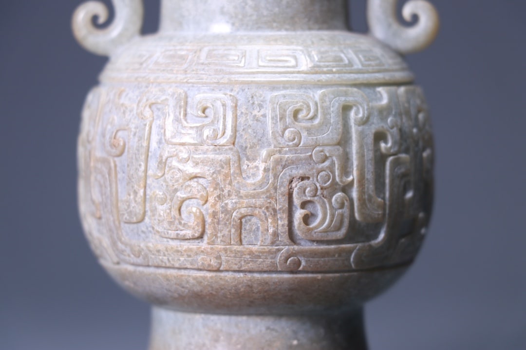 A beautiful ancient jade gluttonous pattern amphora - 3