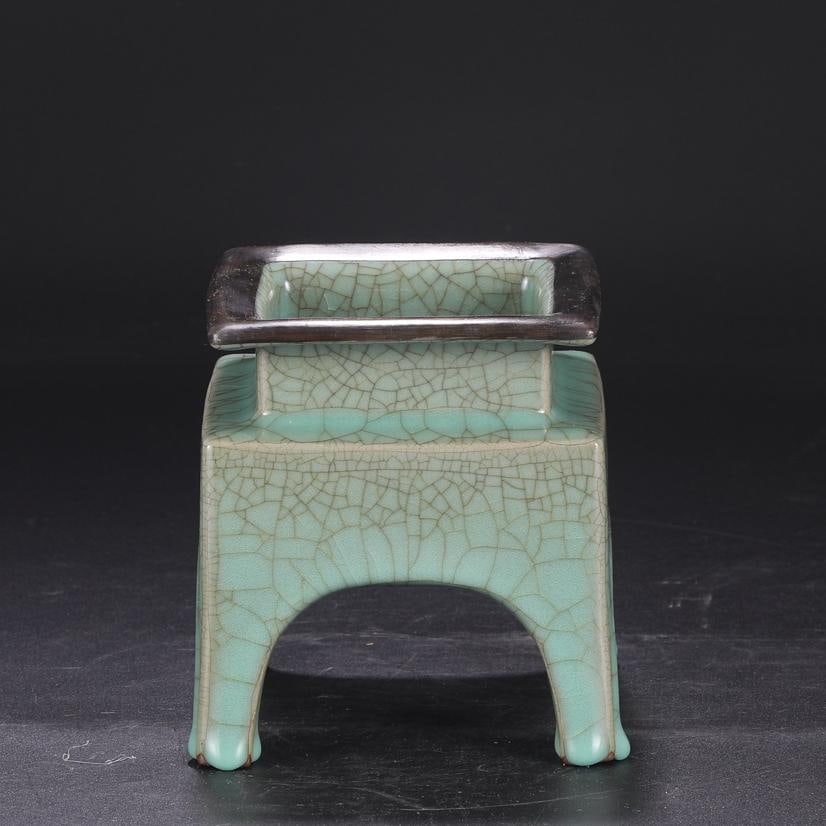 A piece of the Song Dynasty official kiln is washed by the royal four-sided tripod furnace of the (1 of 7)