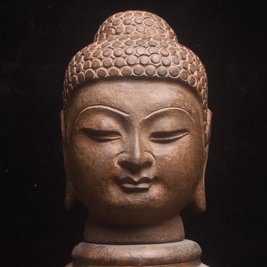 A beautiful bluestone Buddha head: Exquisite bluestone Buddha head Size:H:25cm (The Dimensions Of All Batches Are Manually Measured.If You Need More Detailed Information, Please Contact Our Customer Service Before Bidding.)