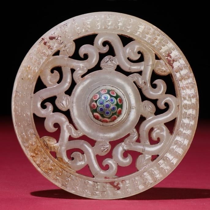 A piece of exquisite Hetian jade wall: Exquisite Hetian jade wall Size:95x6mmW:98g (The Dimensions Of All Batches Are Manually Measured.If You Need More Detailed Information, Please Contact Our Customer Service Before