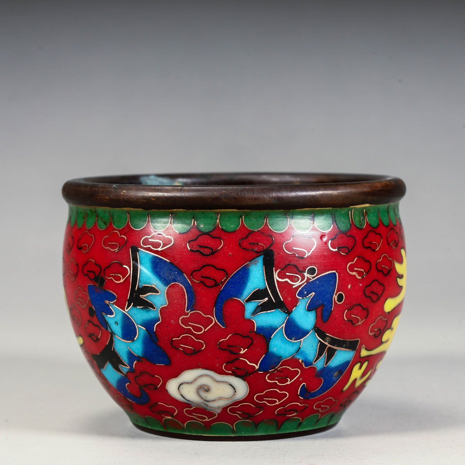 A boutique cloisonn é bat pattern longevity incense burner from the Qing Dynasty (1 of 7)