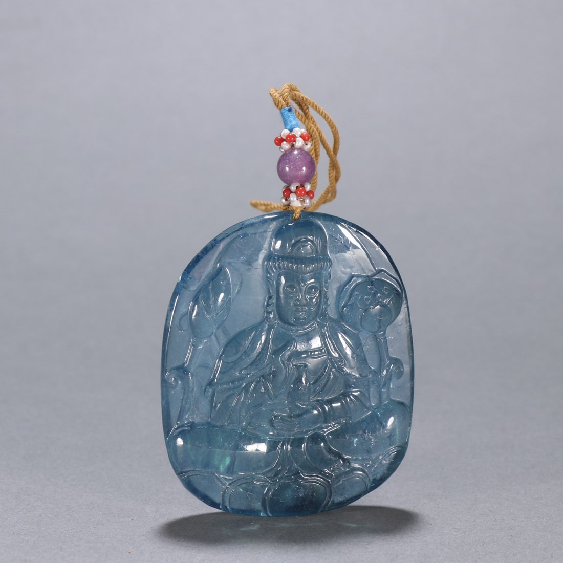 A Qing Dynasty aquamarine Guanyin Bodhisattva hanging pendant (1 of 9)