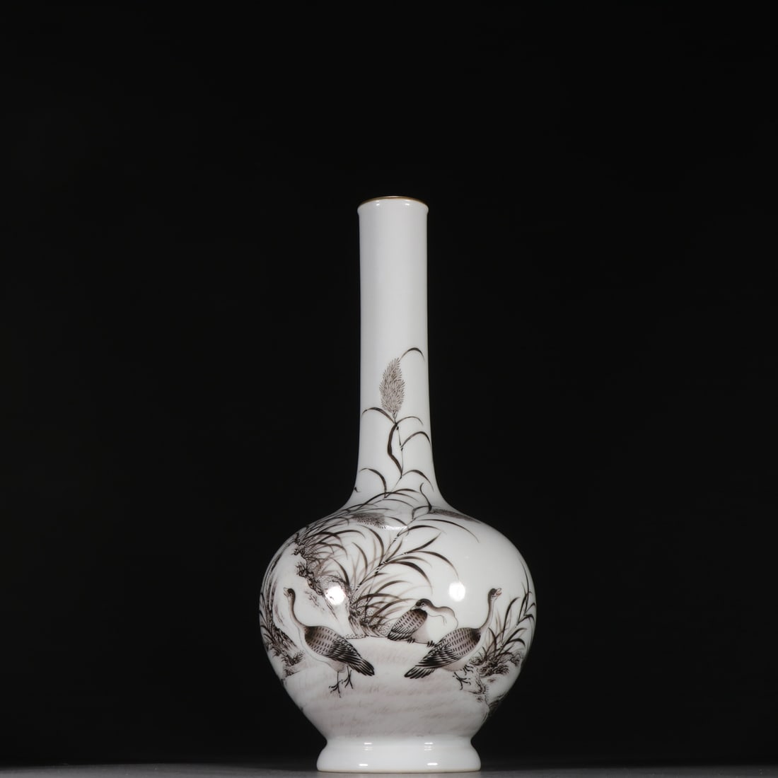 A Qing Dynasty ink color reed goose pattern gall bottle: Qing Dynasty ink color reed goose pattern gall bottle Size:H:24.2cmW:11.8cm (The Dimensions Of All Batches Are Manually Measured.If You Need More Detailed Information, Please Contact Our Customer Serv