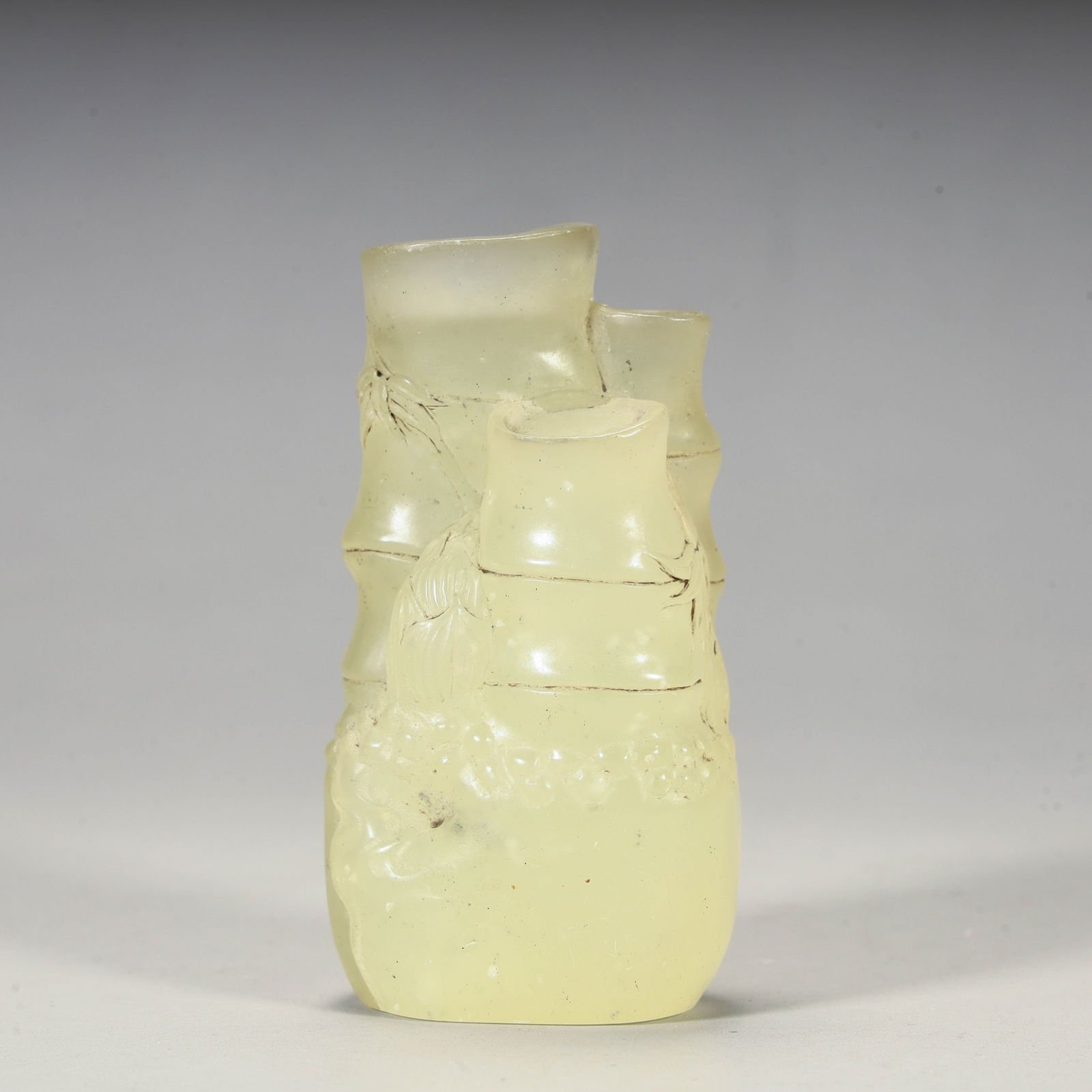 A Qing Dynasty boutique Shoushan dianthus ornament (1 of 10)