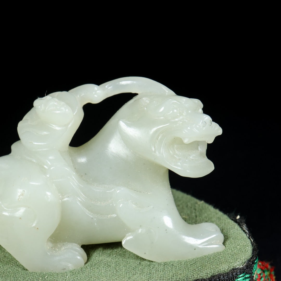 A beautiful Hetian jade beast - 2