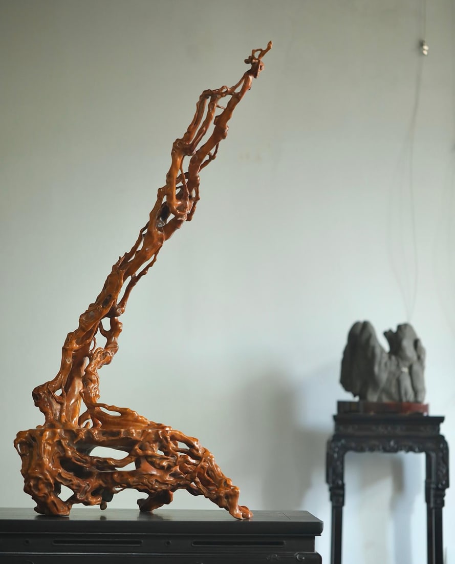 A beautiful boxwood bouldering birdcage stand (1 of 9)