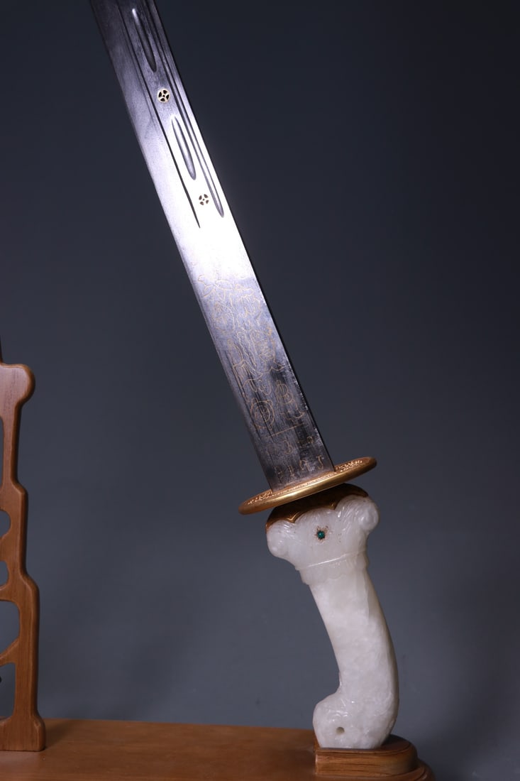 A fine copper-gilt jade-handled dragon-patterned saber - 8