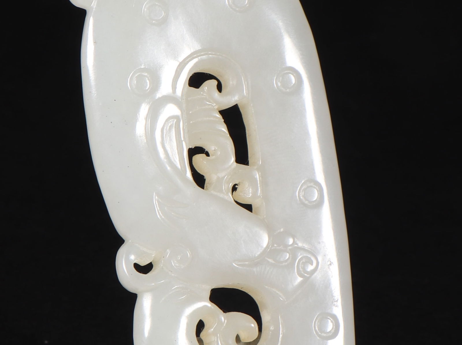 An Exquisite White Jade Dragon Pattern Ornament - 4