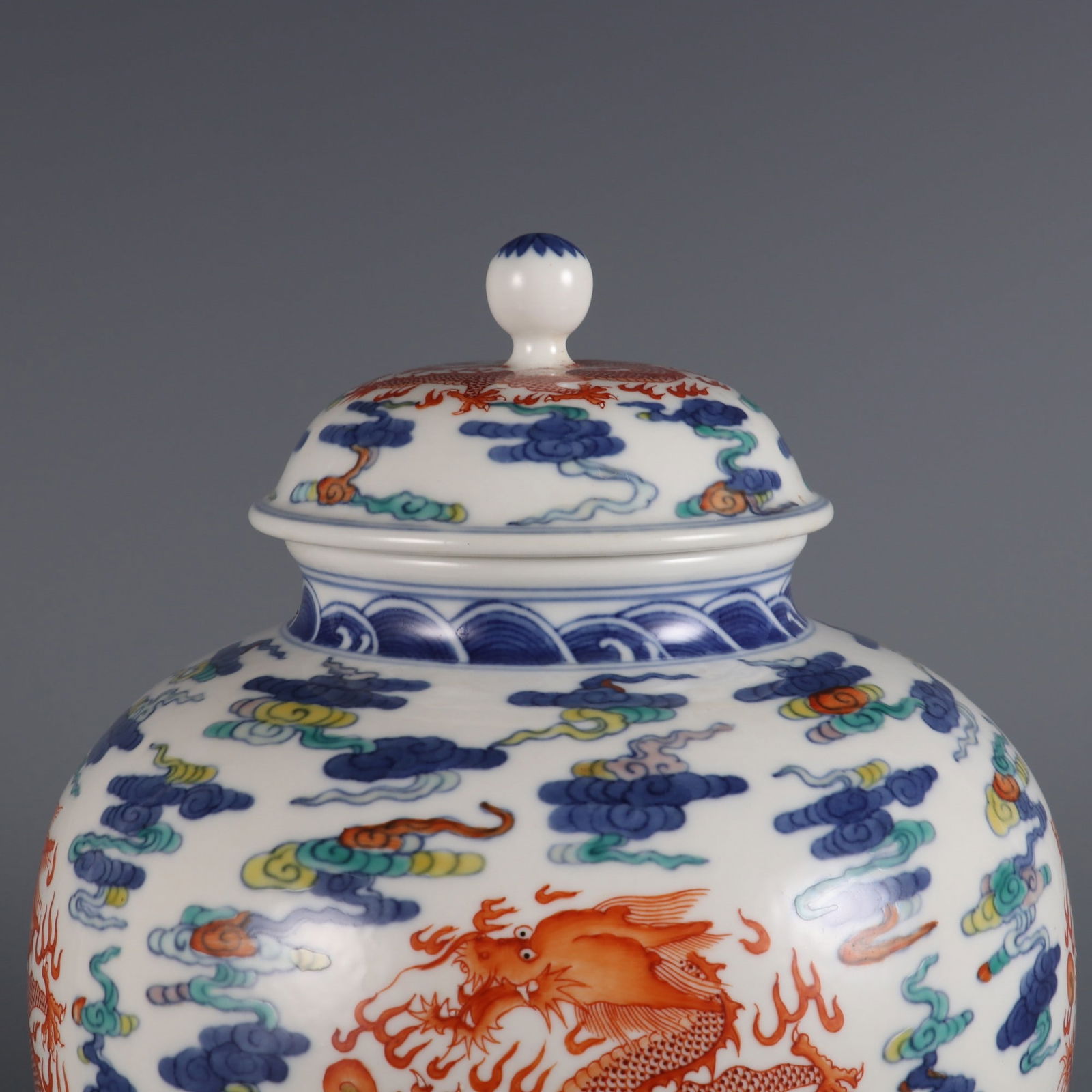 An Exquisite Doucai Dragon Pattern Seawater Pattern Jar - 4