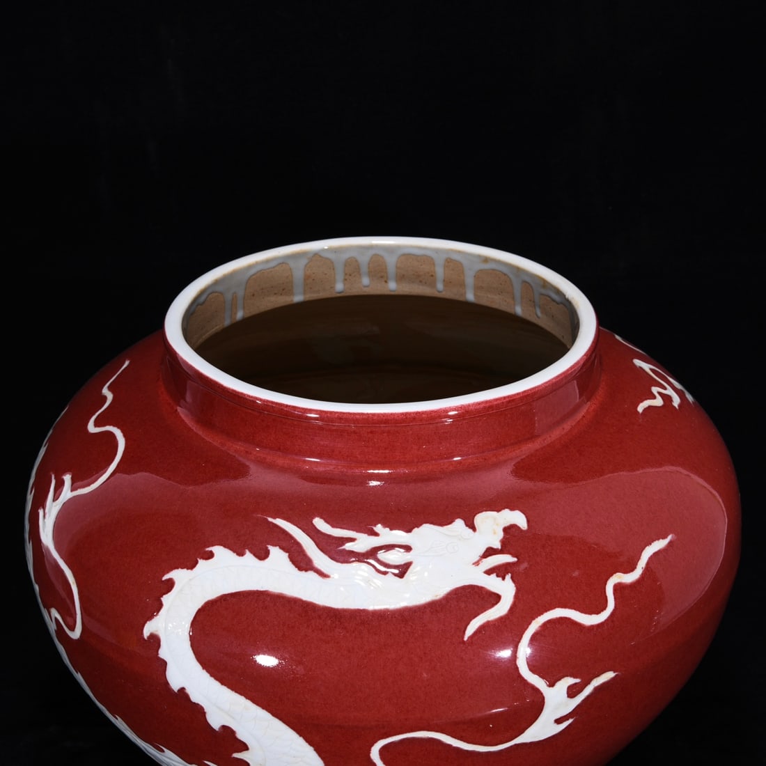 An Exquisite Ji Red Glazed Dragon Pattern Jar - 4