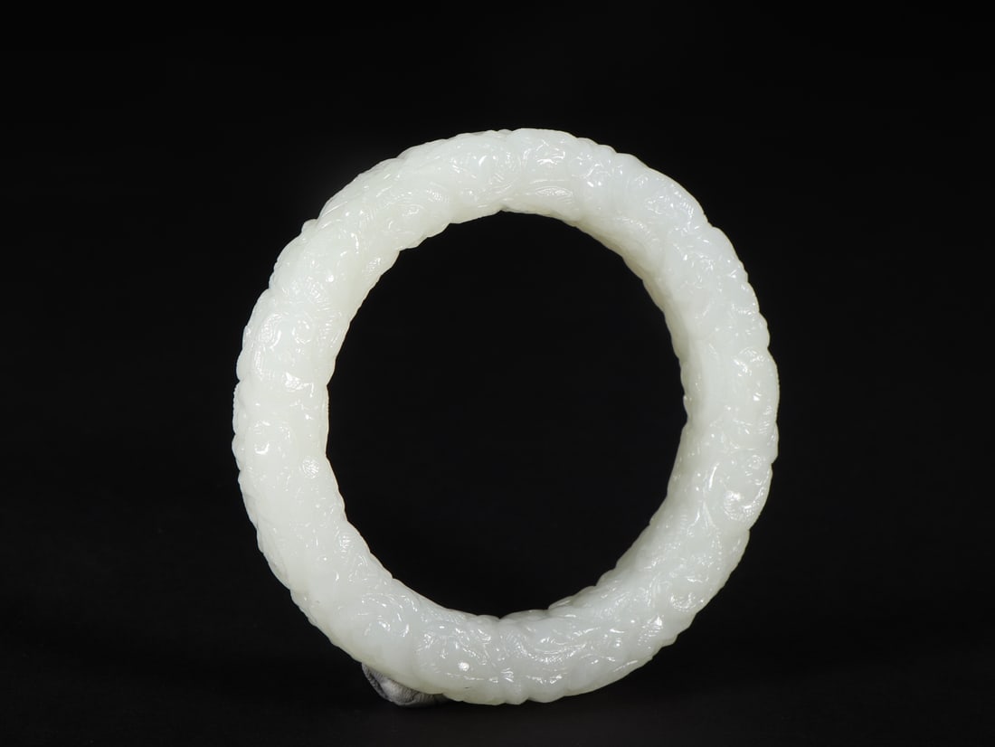 An Exquisite White Jade Dragon Pattern Bracelets - 2