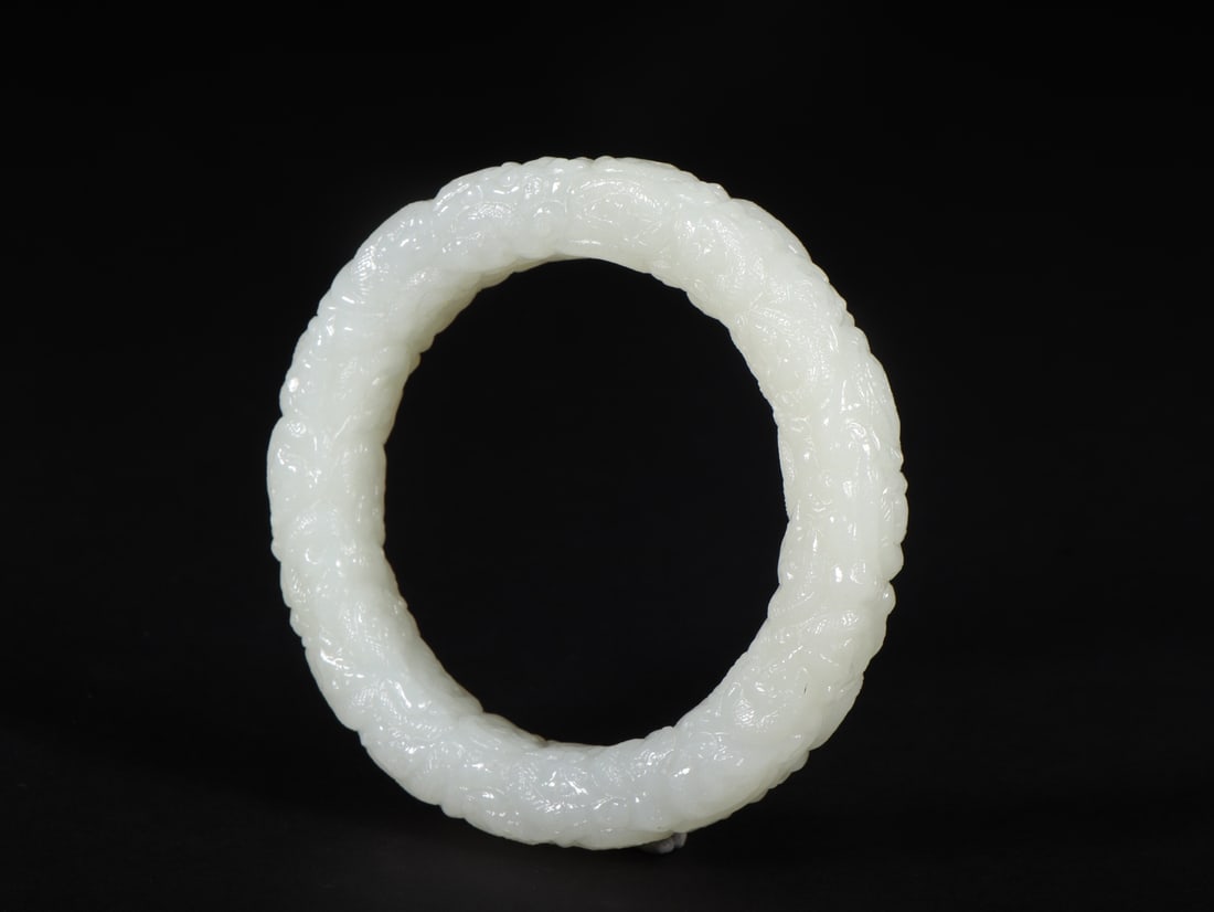 An Exquisite White Jade Dragon Pattern Bracelets - 3