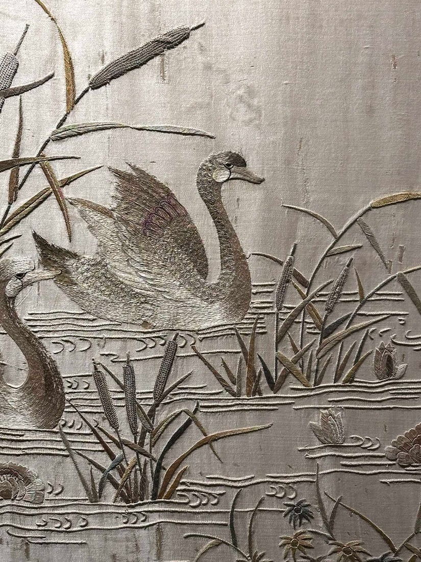 An Exquisite Kesi Flower and Bird Pattern Hanging Panel - 3