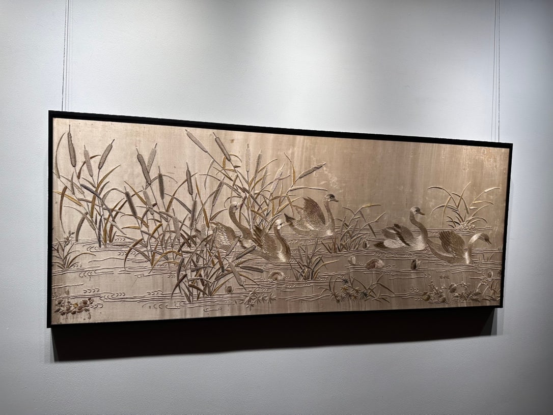 An Exquisite Kesi Flower and Bird Pattern Hanging Panel - 5