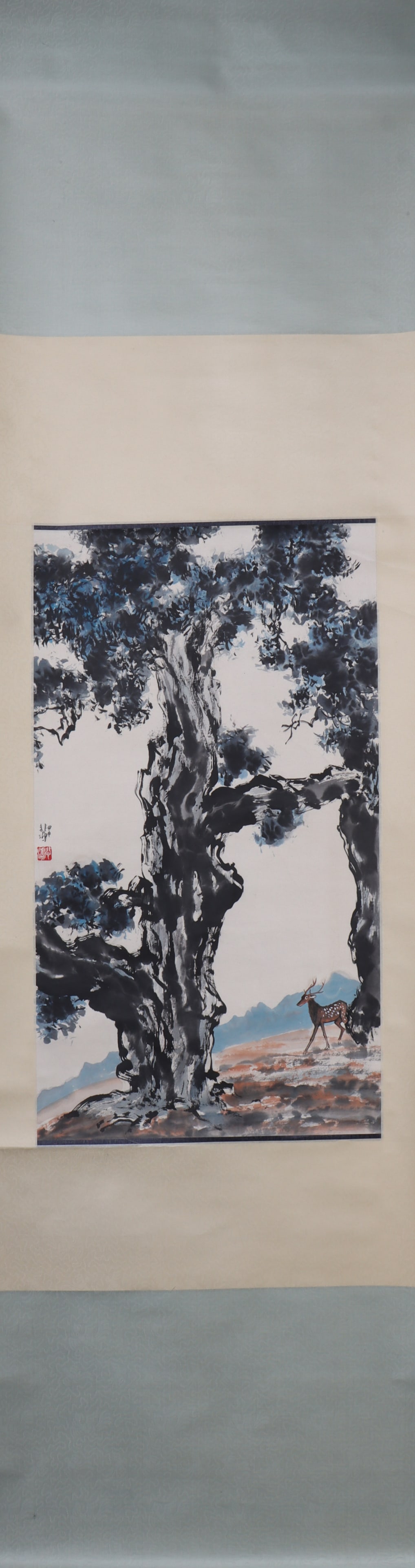 A Chinese Vertical Scroll Ink Painting of Pine on Paper: A Chinese Vertical Scroll Ink Painting of Pine on Paper Xu beihong Size:69cmx39cm (The Dimensions Of All Batches Are Manually Measured.If You Need More Detailed Information, Please Contact Our