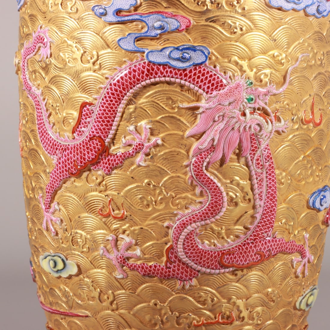An Exquisite Enamel Dragon Pattern Seawater Pattern Vase - 3