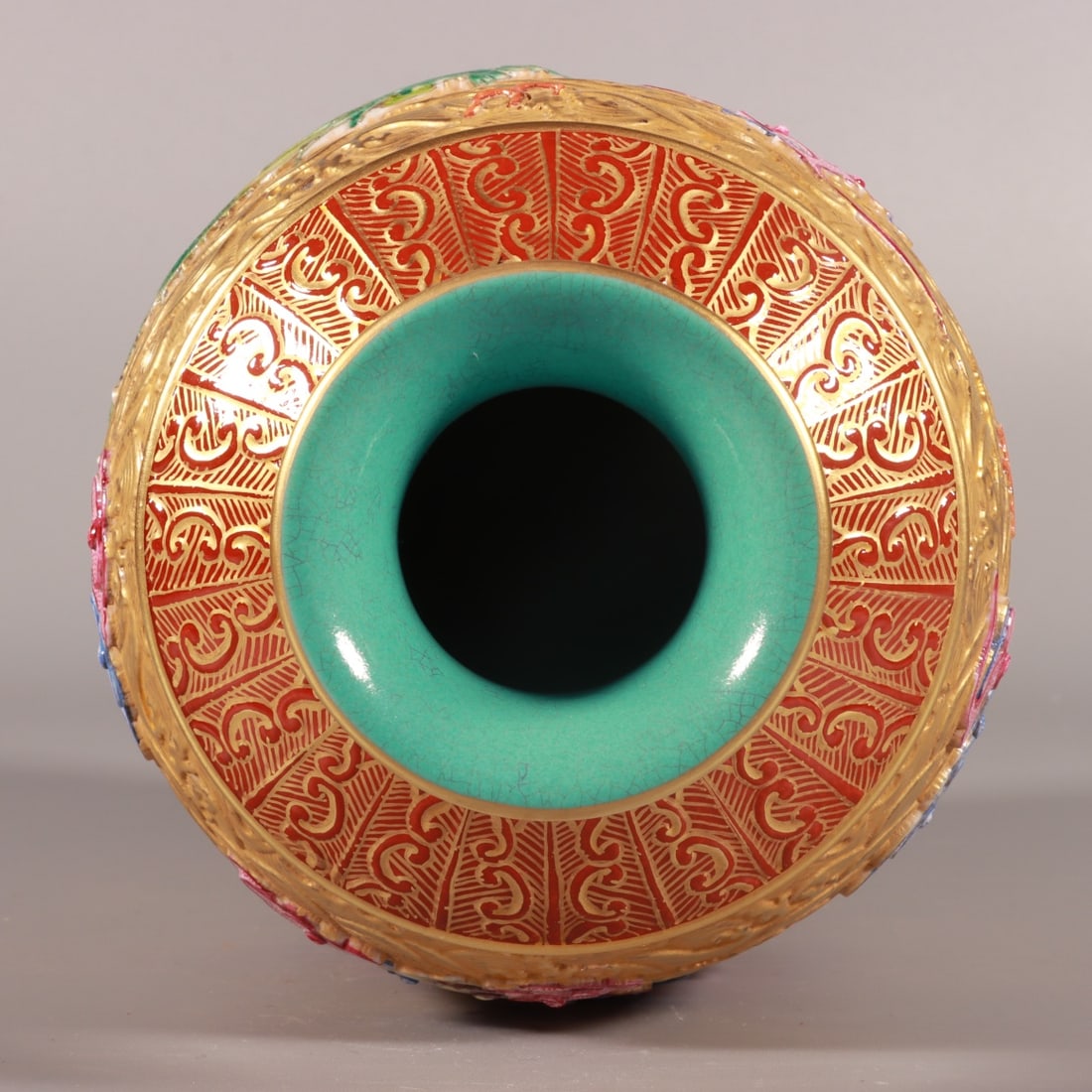 An Exquisite Enamel Dragon Pattern Seawater Pattern Vase - 7