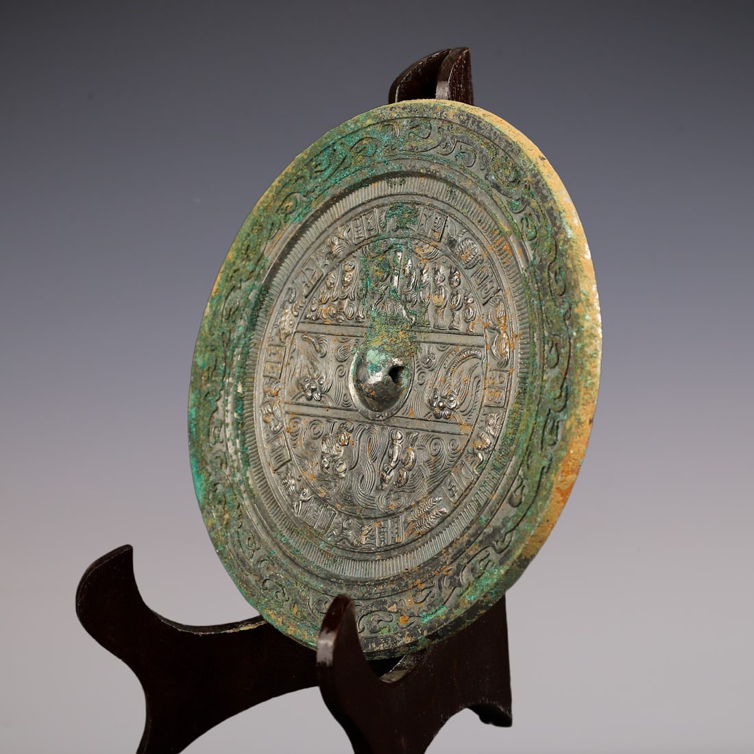 An Exquisite Bronze Figure Pattern Round Mirror - 4