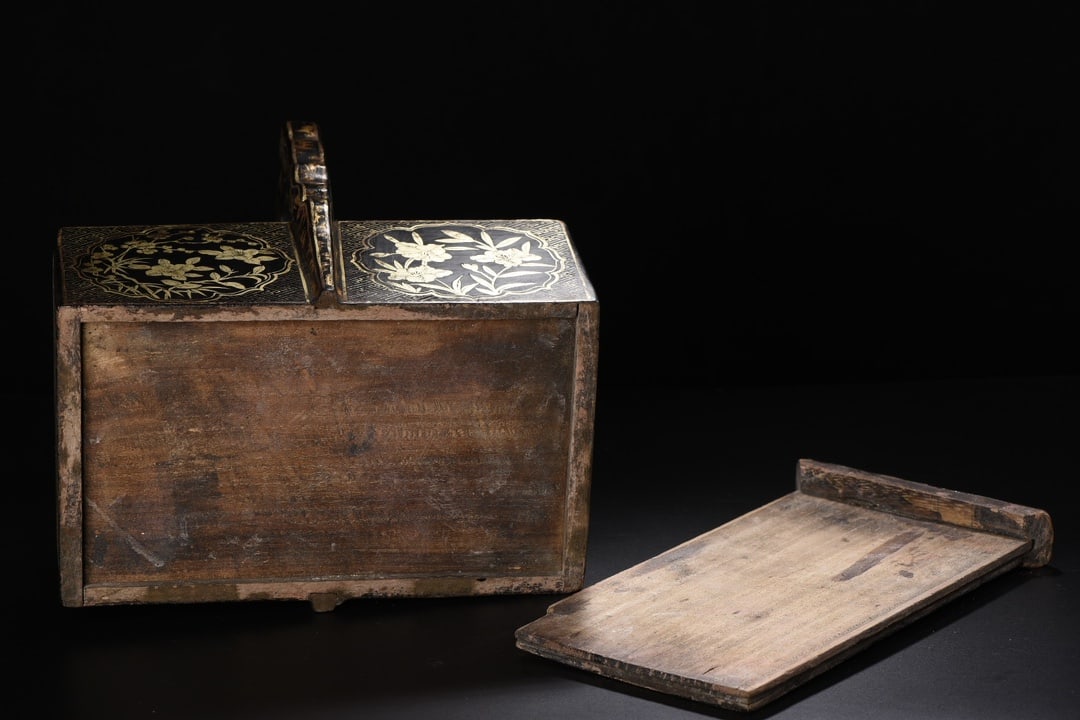 An Exquisite Black Lacquer Painted Gold Flower Pattern Box - 10