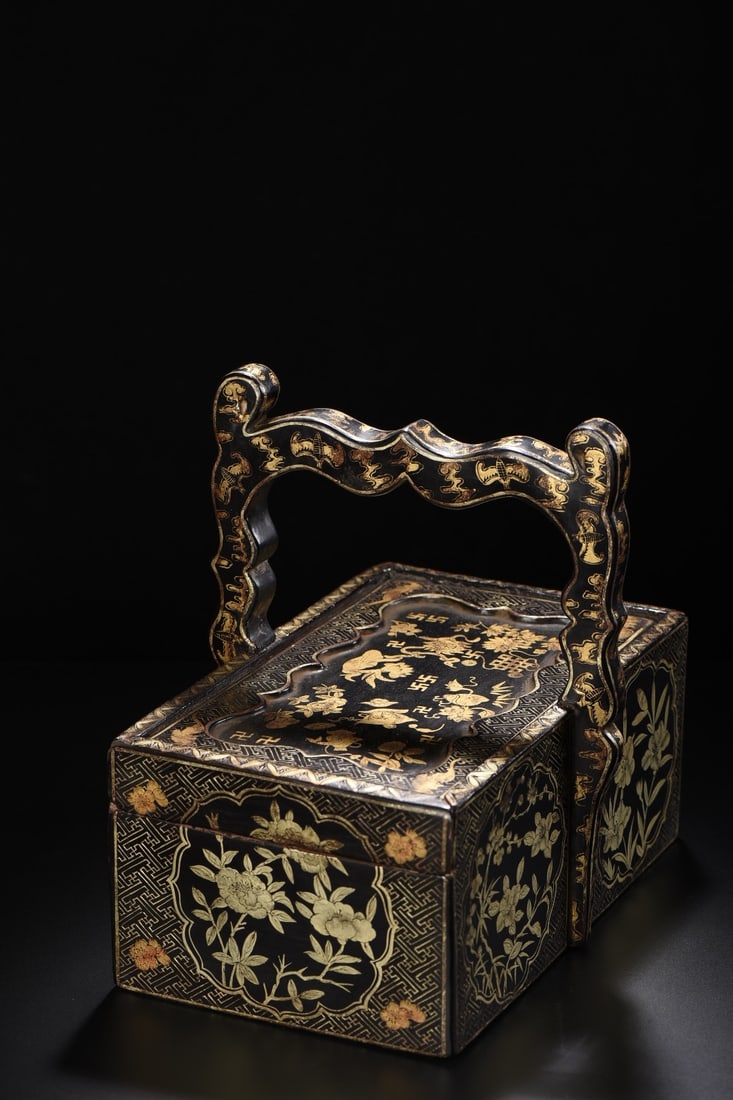 An Exquisite Black Lacquer Painted Gold Flower Pattern Box - 4
