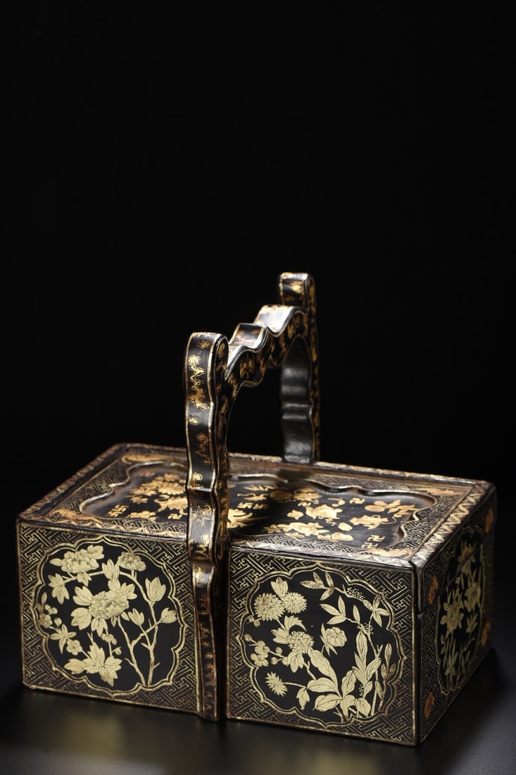 An Exquisite Black Lacquer Painted Gold Flower Pattern Box - 5