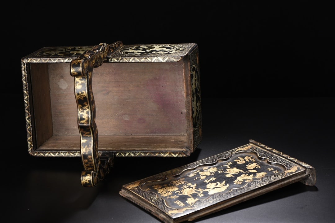 An Exquisite Black Lacquer Painted Gold Flower Pattern Box - 9