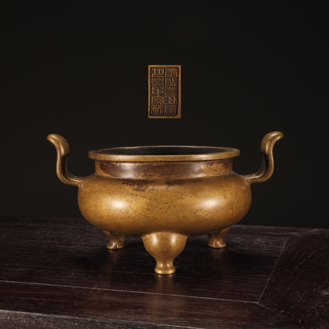 An Exquisite Bronze Double-Ears and Tripod Censer: An Exquisite Bronze Double-Ears and Tripod Censer Qing Dynasty, China Size:12cmx16.8cm Weight:1900g (The Dimensions Of All Batches Are Manually Measured.If You Need More Detailed Information, Please C