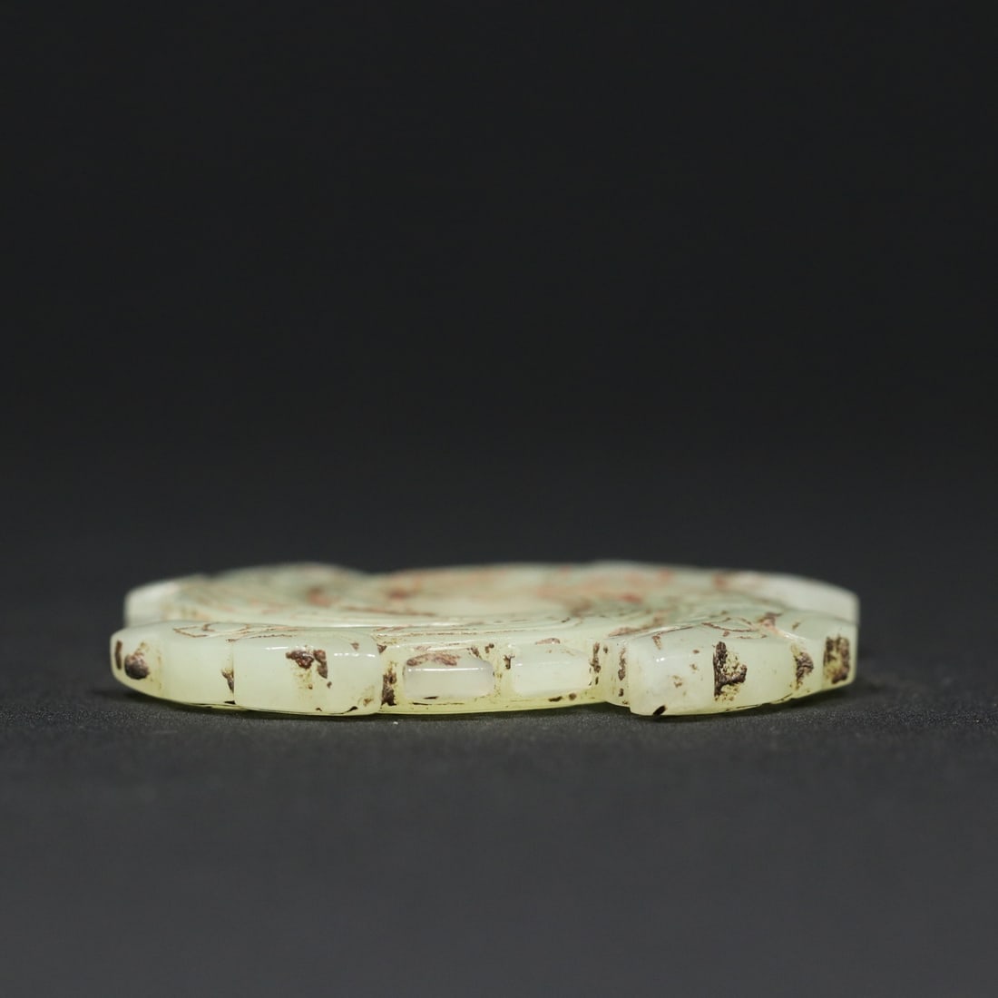 An Exquisite White Jade Dragon Pattern Pendant - 3