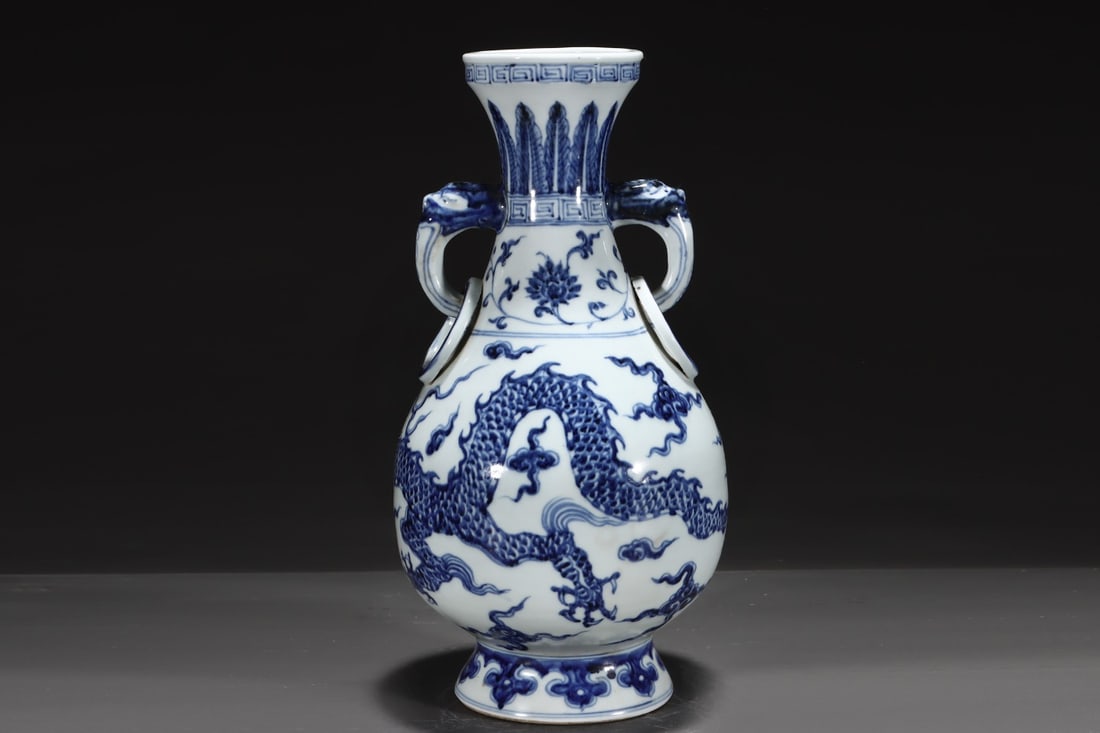 An Exquisite Blue and White Lotus Pattern Dragon Pattern Double-EarsVase - 2