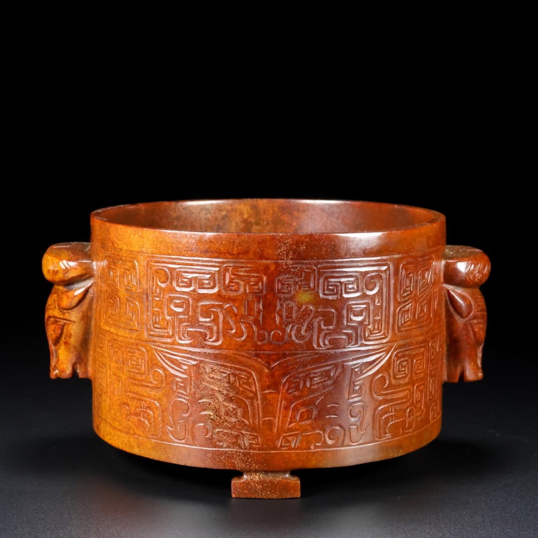 An Exquisite White Jade Beast-Face Pattern Double-Ears Jar (1 of 11)