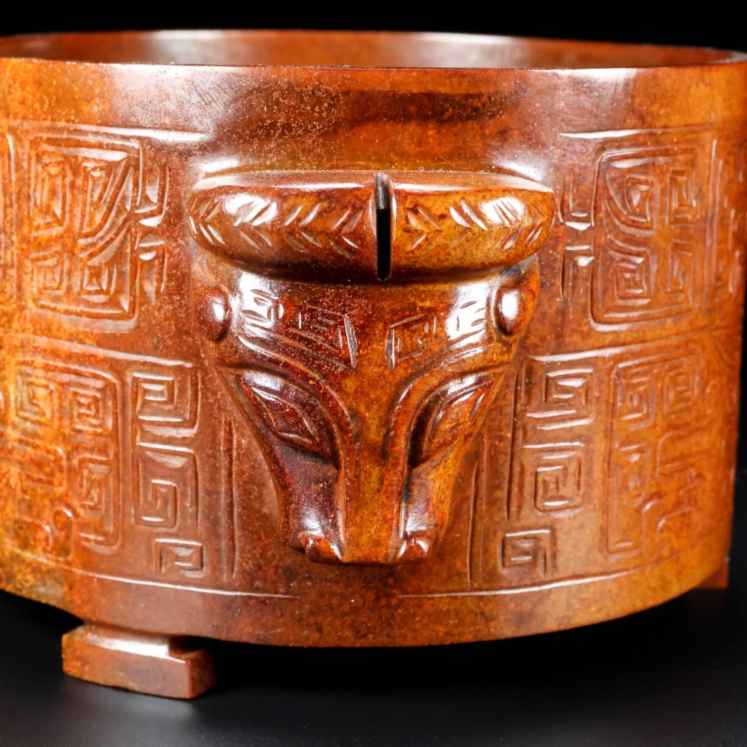 An Exquisite White Jade Beast-Face Pattern Double-Ears Jar - 7