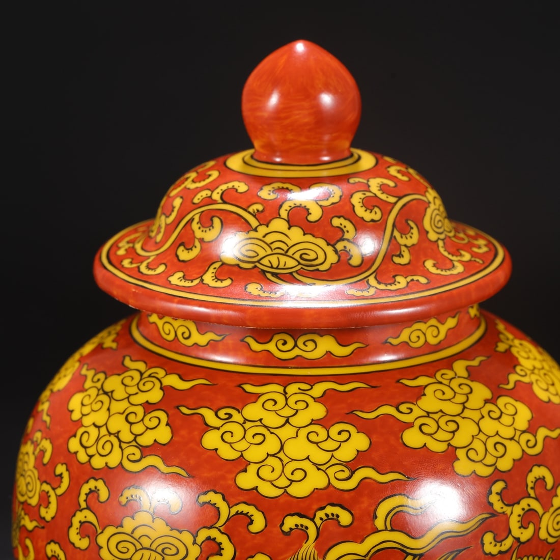 An Exquisite Red Glazed Seawater Pattern Dragon Pattern Jar - 3
