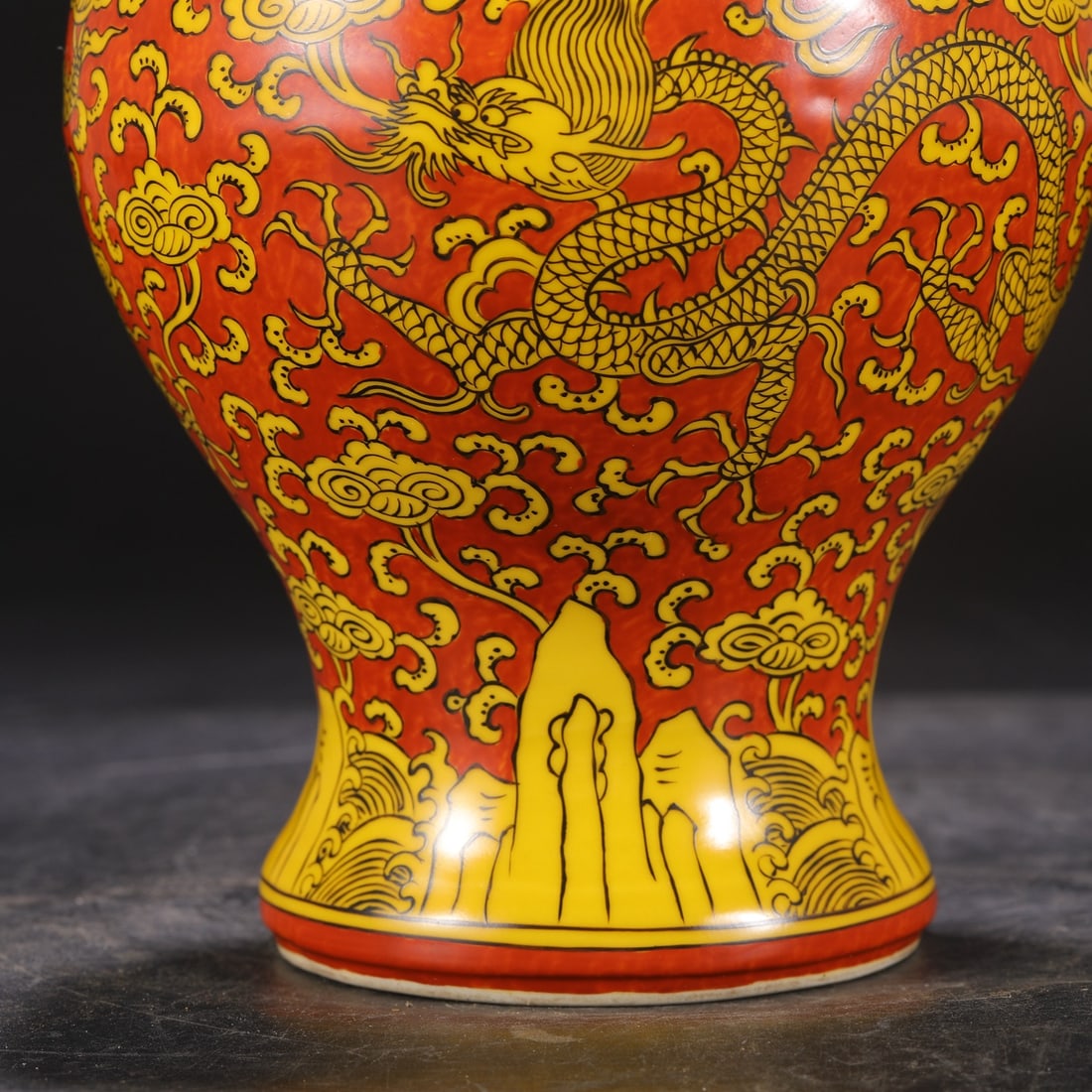 An Exquisite Red Glazed Seawater Pattern Dragon Pattern Jar - 4