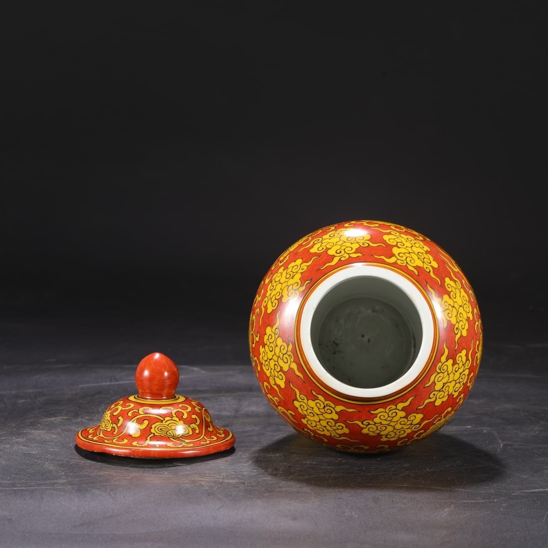 An Exquisite Red Glazed Seawater Pattern Dragon Pattern Jar - 5
