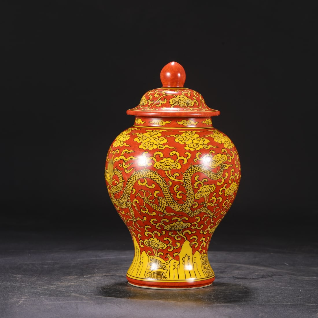 An Exquisite Red Glazed Seawater Pattern Dragon Pattern Jar - 6