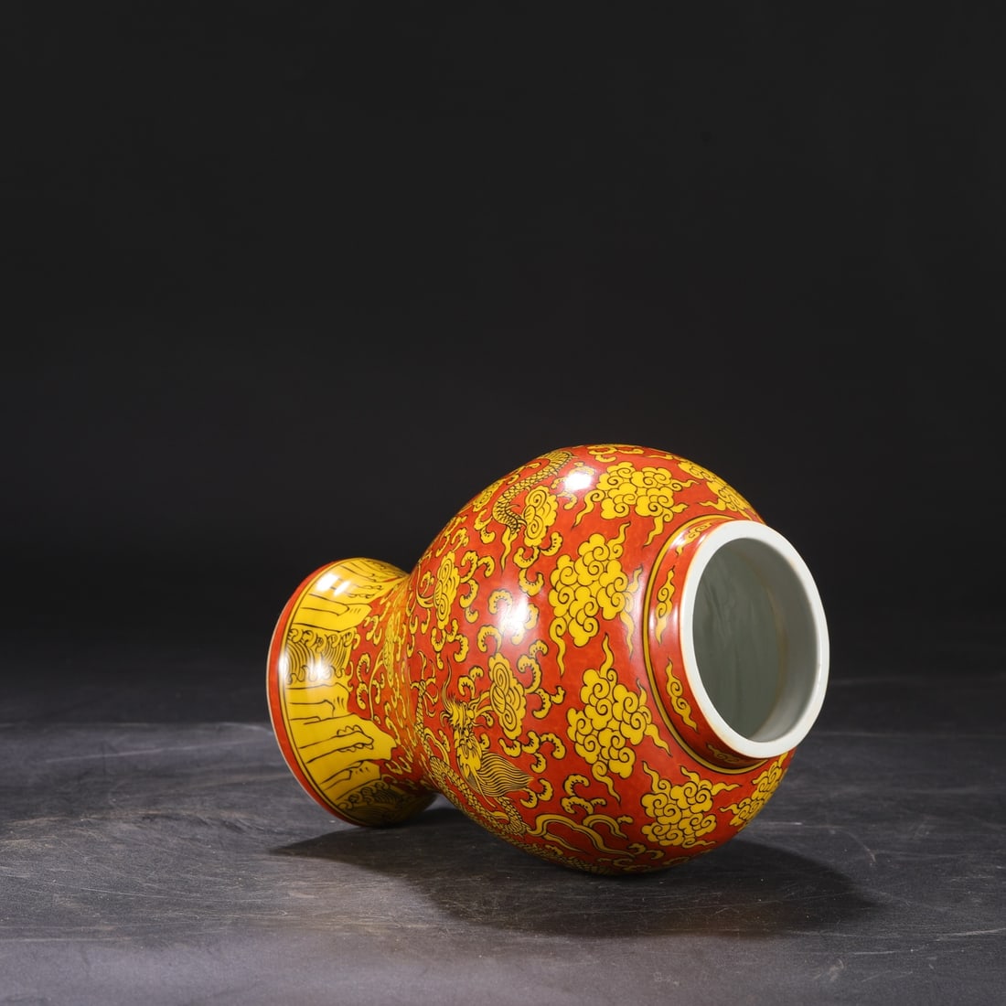 An Exquisite Red Glazed Seawater Pattern Dragon Pattern Jar - 7