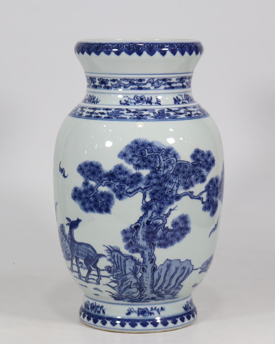 An Exquisite Blue and White Pine Pattern Sika Deer Pattern Vase: An Exquisite Blue and White Pine Pattern Sika Deer Pattern Vase Qing Dynasty, China Qianlong Six-character Mark Size:34.2cmx19.5cm (The Dimensions Of All Batches Are Manually Measured.If You Need